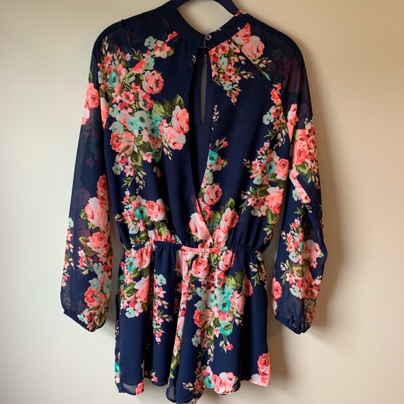 Women’s Floral Romper/Jumpsuit - Picture 4 of 6